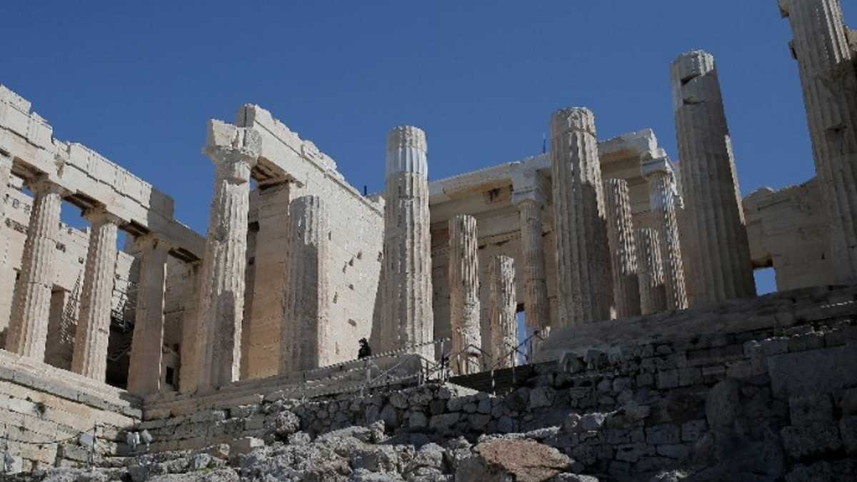 Υπουργείο Πολιτισμού: Fake news τα περί καταστροφής αρχαίων στην Ακρόπολη από χρήση κομπρεσέρ