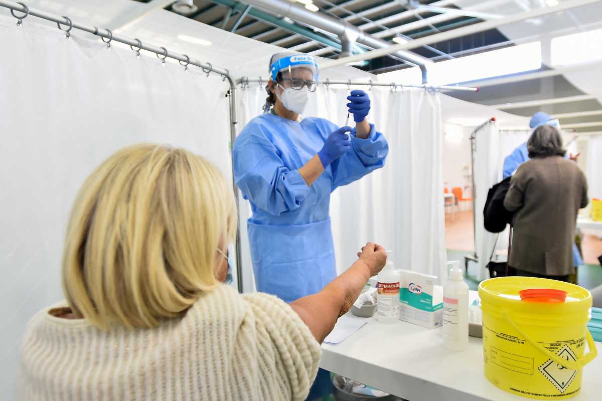 Ιταλία: Ανησυχία για την κατακόρυφη πτώση των εμβολιασμών κατά του κορονοϊού