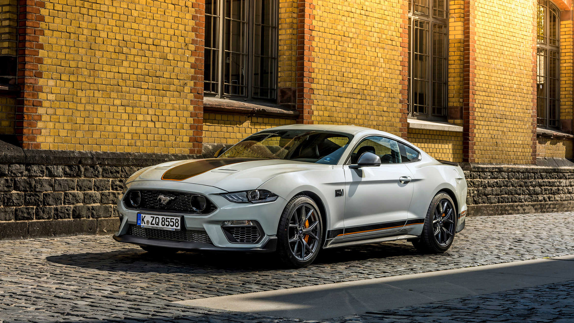 Με τι τιμή ήρθε στη χώρα μας η πανίσχυρη Ford Mustang Mach 1; (video)