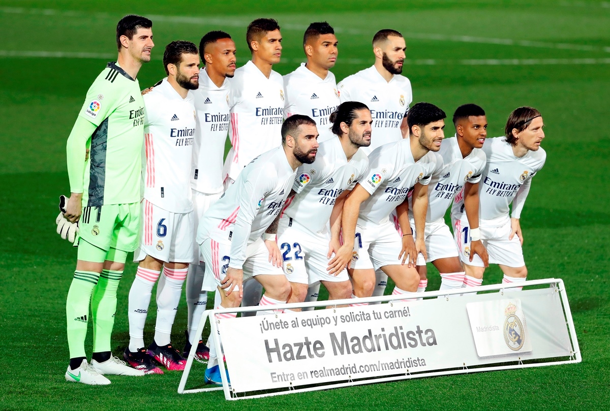 Οι παίκτες της Ρεάλ Μαδρίτης πανηγύρισαν την ισοπαλία στο Καμπ Νόου