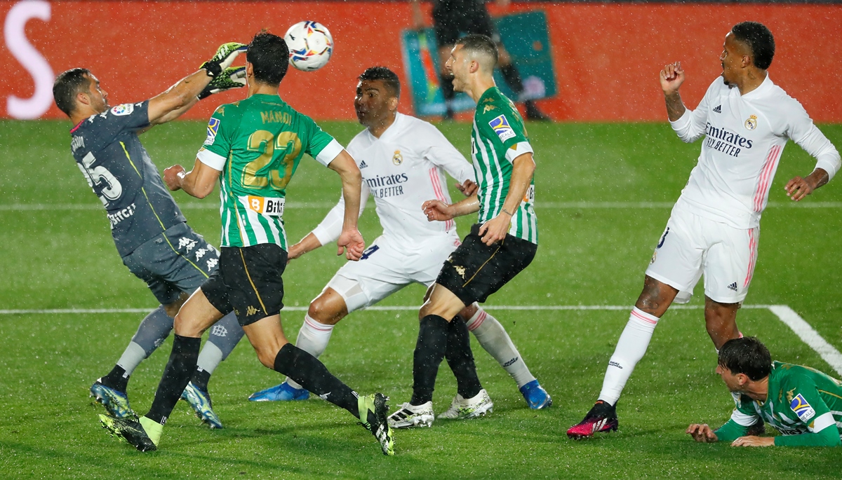 Soccer Football - La Liga Santander - Real Madrid v Real Betis - Estadio Alfredo Di Stefano, Madrid, Spain - April 24, 2021 Real Betis' Claudio Bravo in action REUTERS