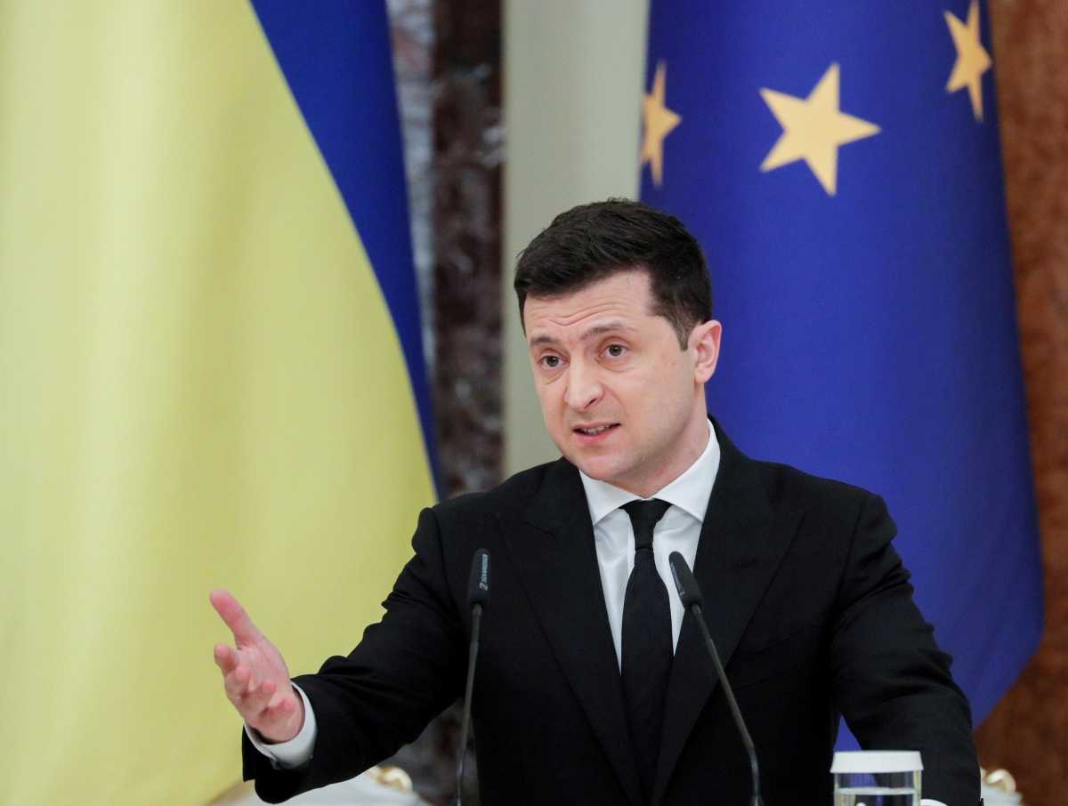 Ουκρανία: «Μόνο την ειρήνη» θέλει ο πρόεδρος Ζελένσκι - Ζητά «προληπτικές» κυρώσεις εναντίον της Ρωσίας