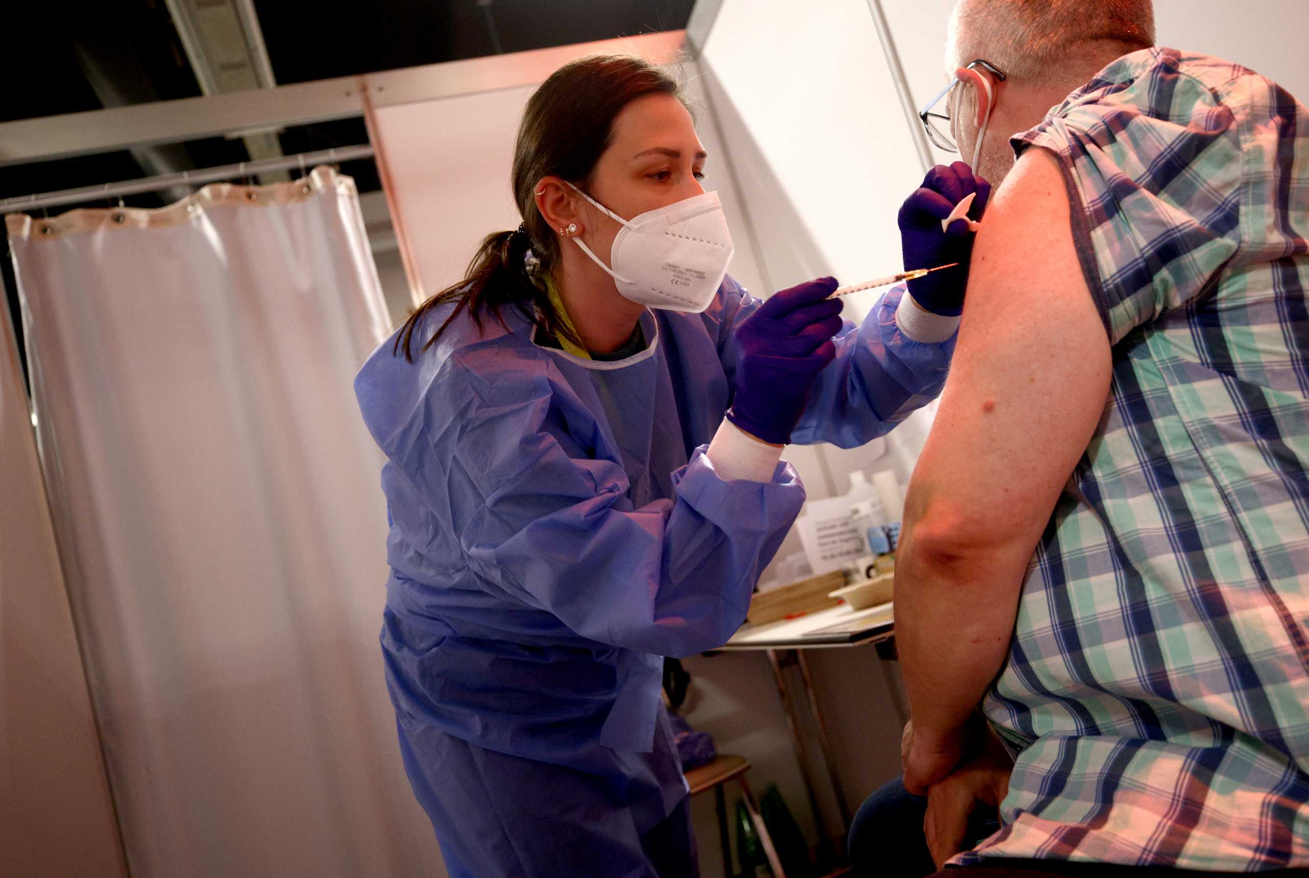 Αυστρία: Ξεκίνησαν τους εμβολιασμούς για τον κορονοϊό και οι ιδιώτες γιατροί στην Βιέννη