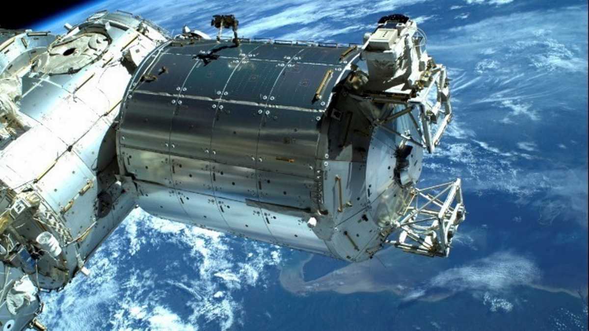 Διαστημικός περίπατος εφτά ωρών για δύο κοσμοναύτες έξω από τον Διεθνή Διαστημικό Σταθμό