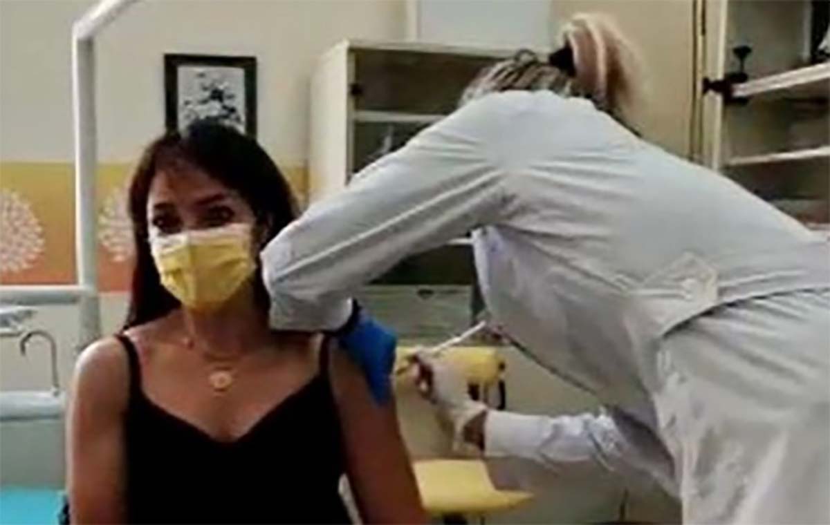 Εμβολιάστηκε με AstraZeneca η υφυπουργός Εργασίας, Δόμνα Μιχαηλίδου