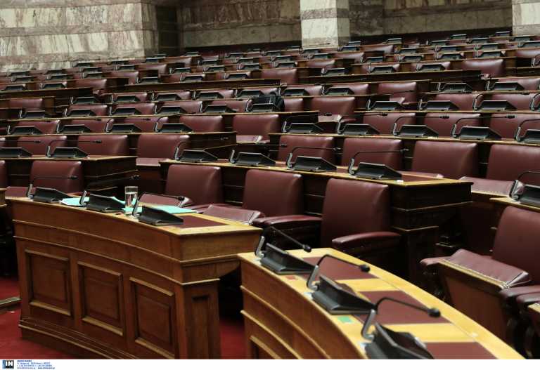 Γκρίνιες βουλευτών της ΝΔ για υπουργούς στην Κοινοβουλευτική Ομάδα