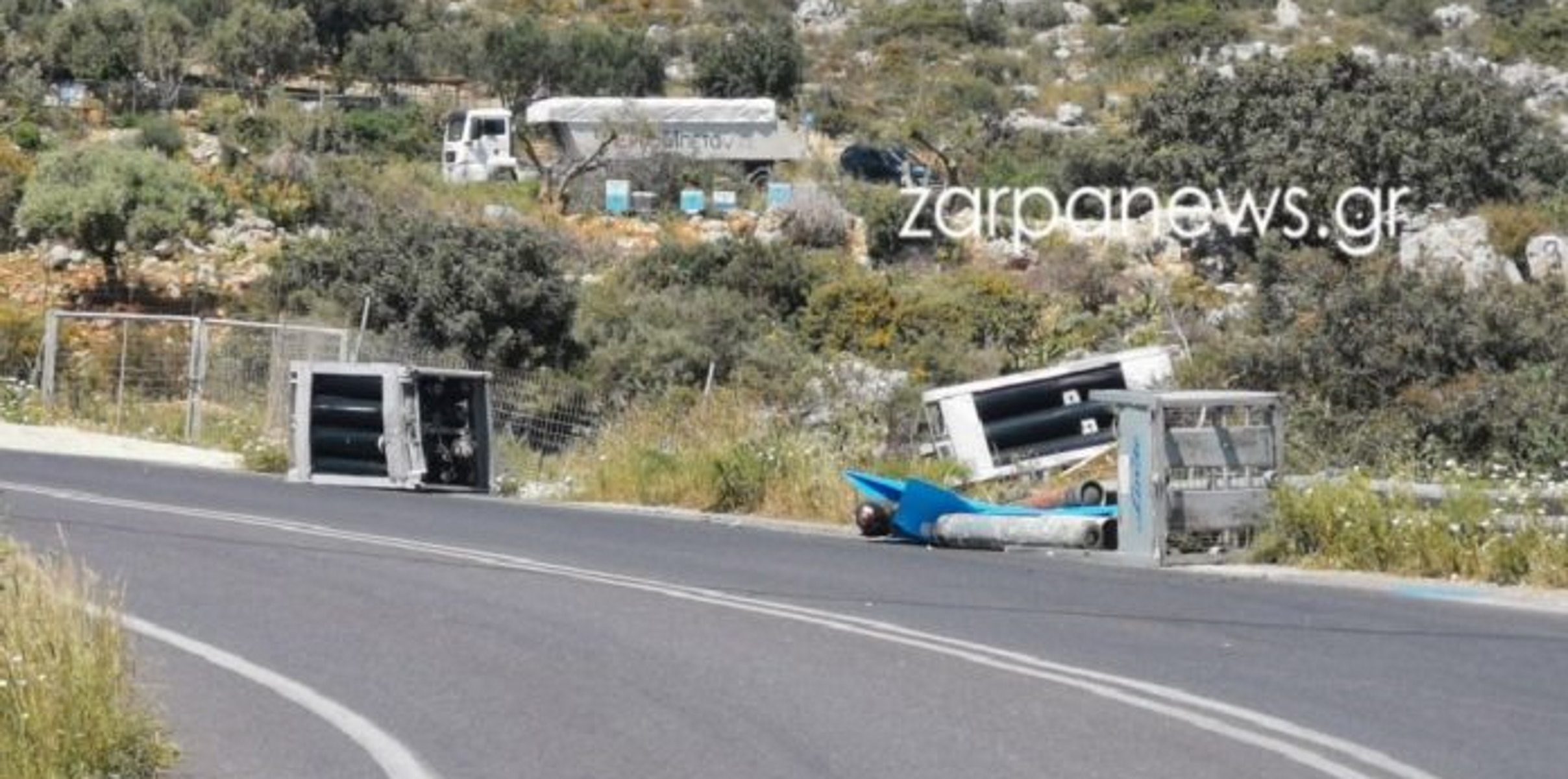 Κρήτη: Και ξαφνικά η άσφαλτος γέμισε φιάλες υγραερίου (pics)