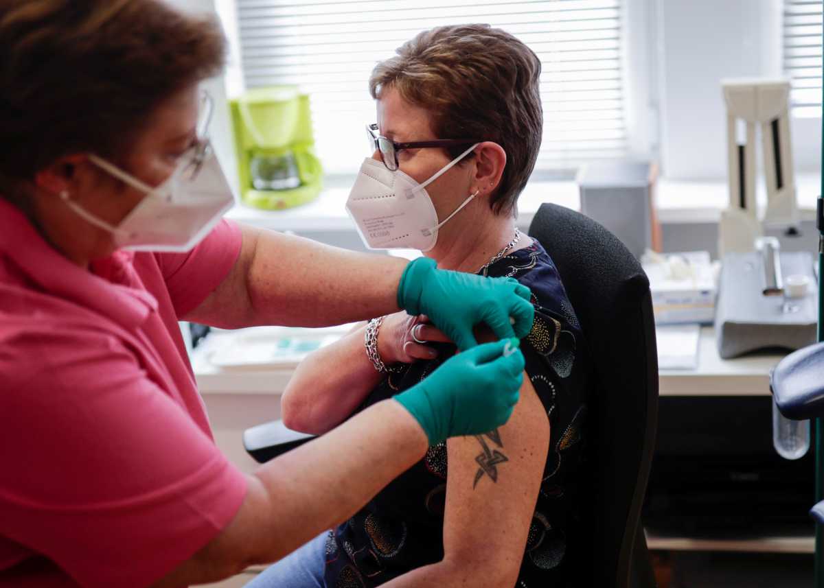 Γερμανία: Ρεκόρ με πάνω από 656.000 εμβολιασμούς σε ένα 24ωρο