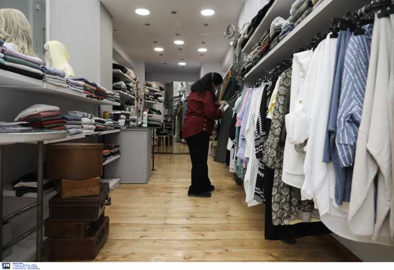 Έρευνα: Πώς ο κορονοϊός άλλαξε τις καταναλωτικές μας συνήθειες – Το 59% επισκέπτεται λιγότερo τα καταστήματα