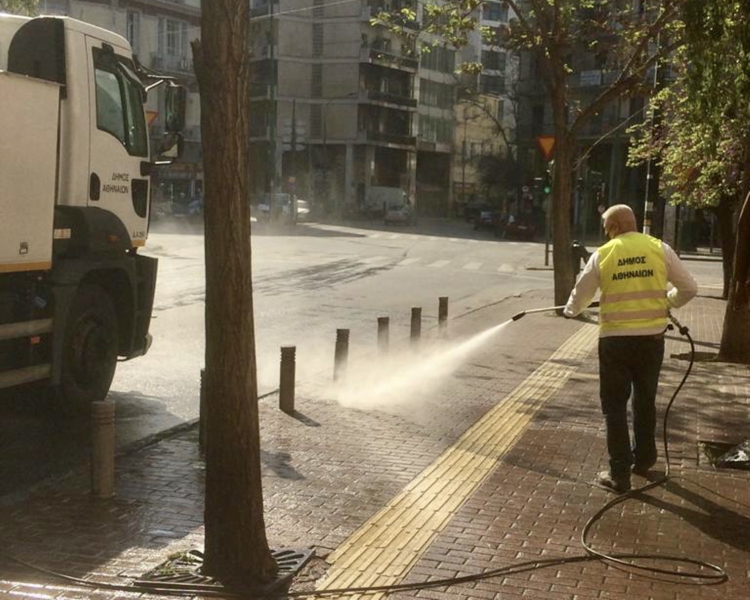 Δήμος Αθηναίων: Καθαριότητα και απολύμανση σε σχολεία, δρόμους και πλατείες στον Άγιο Παύλο