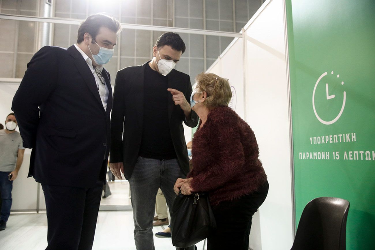 Κικίλιας και Πιερρακάκης έκαναν «αυτοψία» στο mega εμβολιαστικό κέντρο στο Ελληνικό