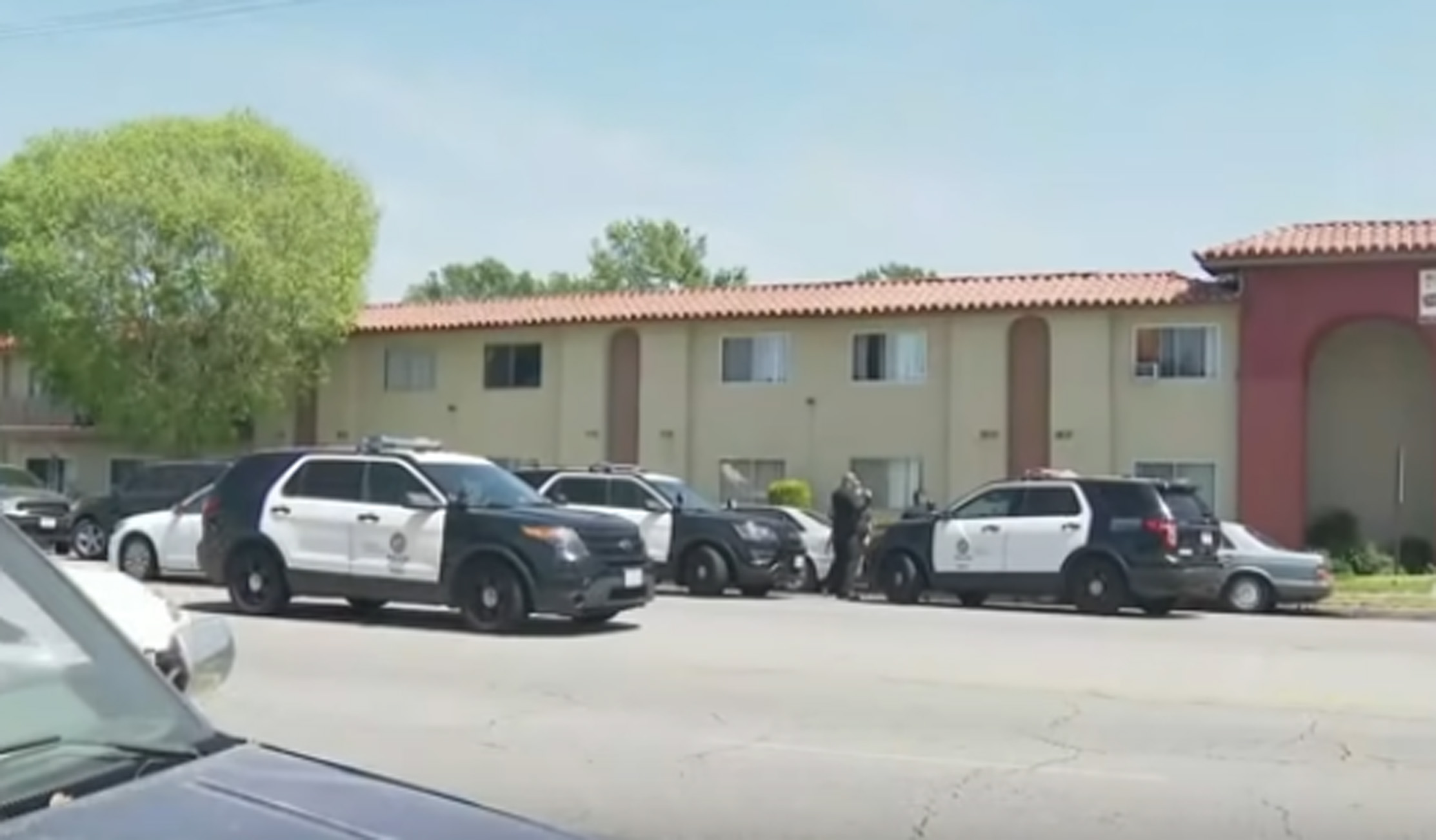 Φρίκη στο Λος Άντζελες: 3 μικρά παιδιά βρέθηκαν μαχαιρωμένα σε διαμέρισμα