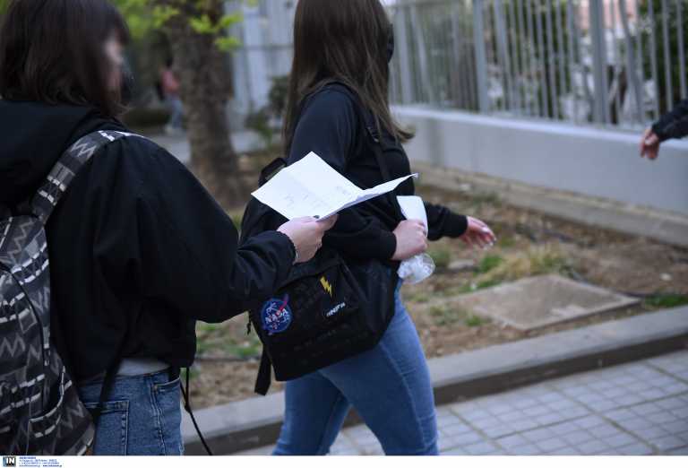 Θεσσαλονίκη: Οι ανησυχίες των μαθητών που επέστρεψαν στα σχολεία τους – «Δεν είμαστε έτοιμοι» (video)