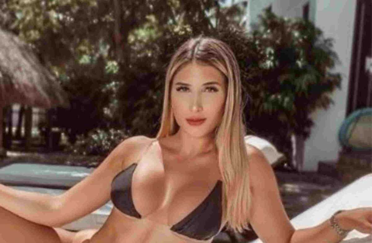 Προκαλεί εγκεφαλικά με τα απίστευτα μικροσκοπικά της μπικίνι