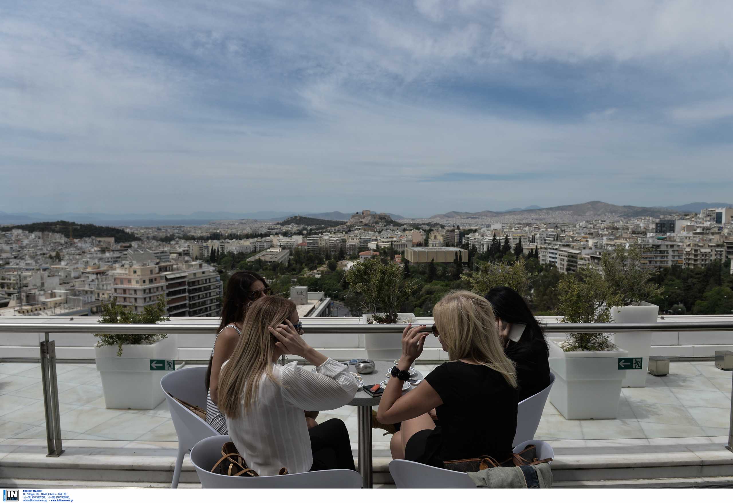 Δες πως να μετατρέψεις το μπαλκόνι σου σε μια πραγματική “όαση”