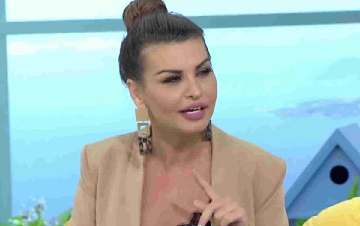 Η Νίνα Λοτσάρη ξανά ερωτευμένη – Οι πρώτες φωτογραφίες με τον σύντροφό της