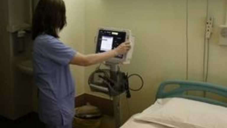 Υγειονομικοί σε αναστολή: Αλαλούμ με τη μισθοδοσία τους - Πληρώθηκαν κανονικά αλλά θα κληθούν να τα επιστρέψουν