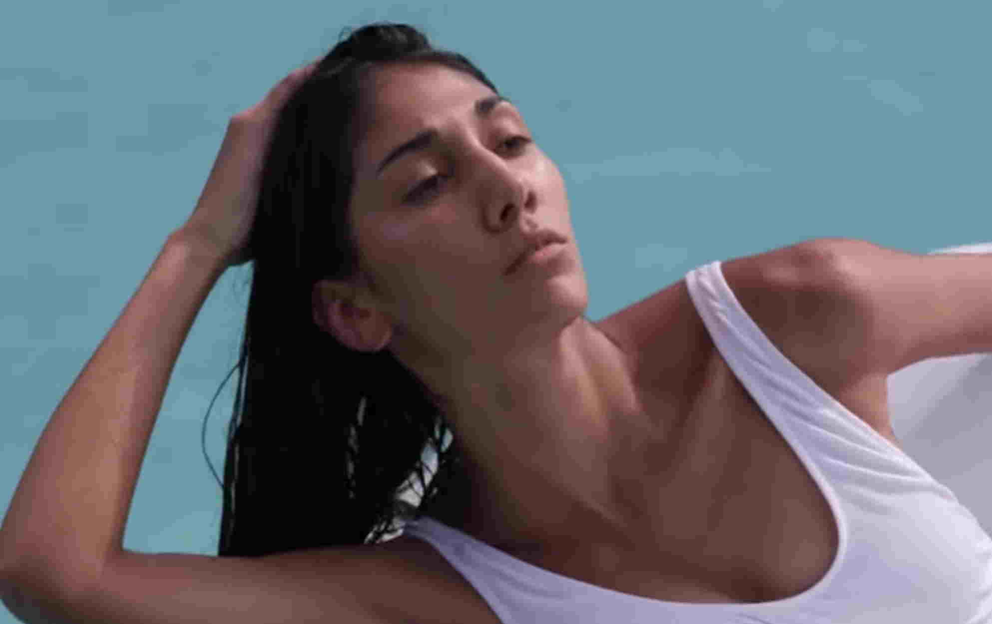 GNTM – Παρασκευή Κερασιώτη: Ποζάρει topless στο Instagram και ανεβάζει τη θερμοκρασία