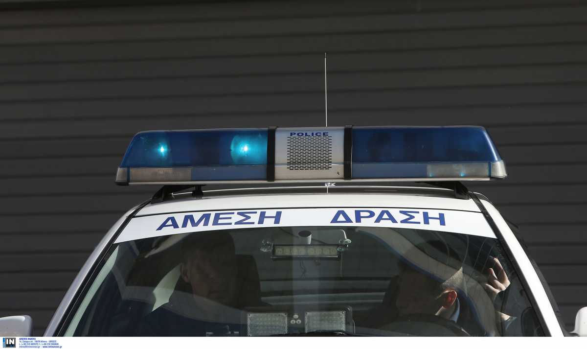 20χρονος «το ‘σκασε» μέσα από την υποδιεύθυνση Ασφάλειας Αθηνών