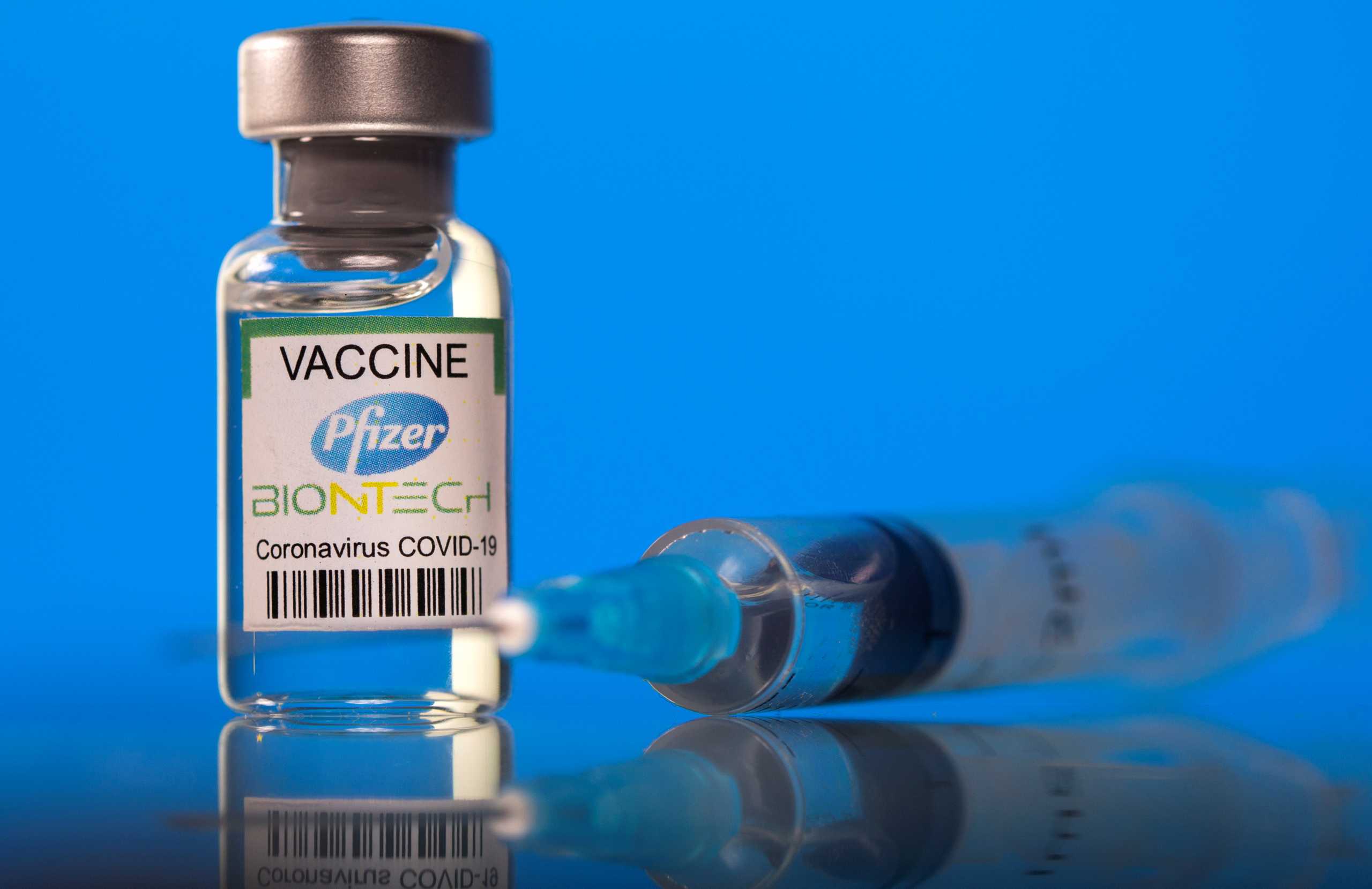 Pfizer: Άλλα 100 εκατομμύρια δόσεις του εμβολίου στην ΕΕ για το 2021