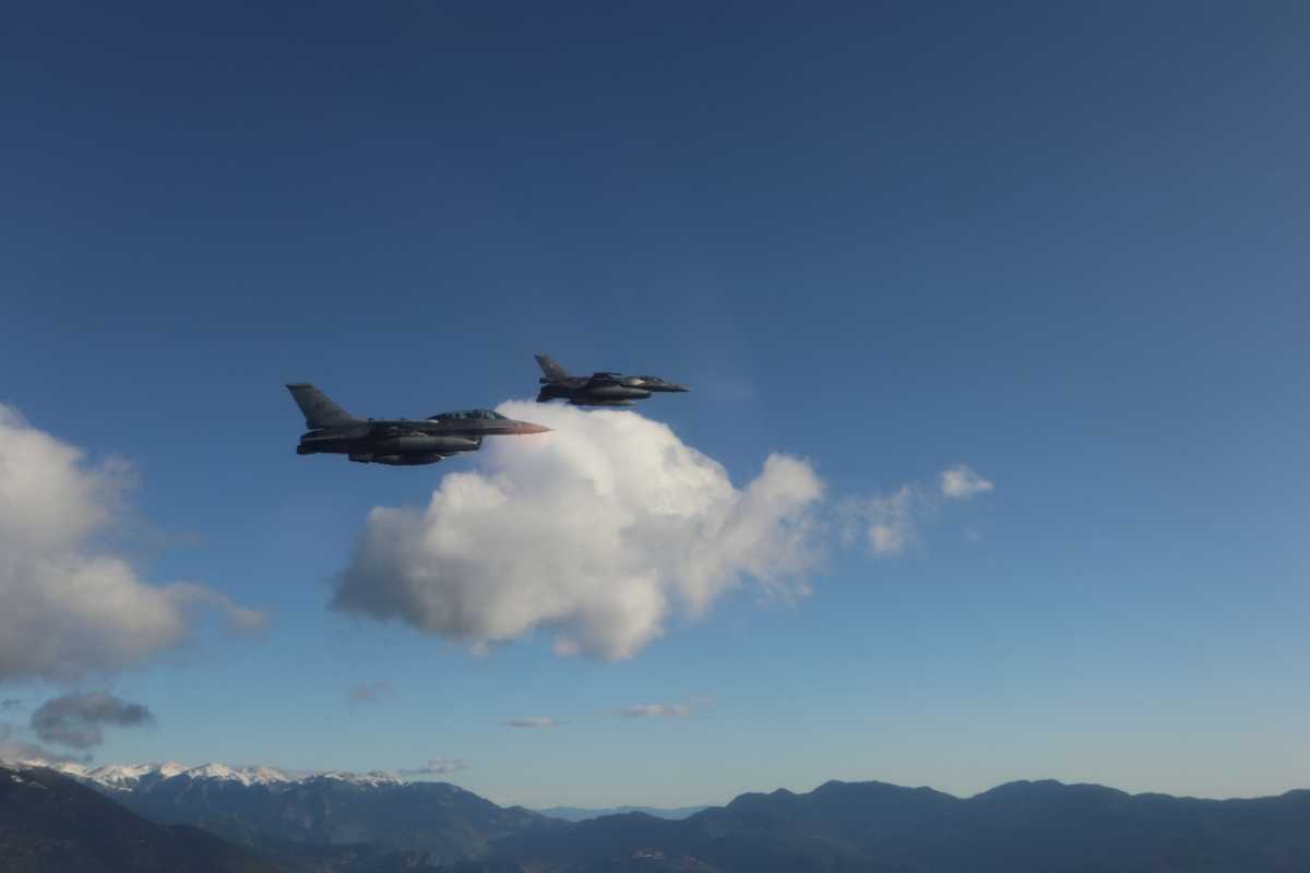 Ηνίοχος 21: «Ιπτάμενος» ο Αμερικανός πρέσβης Πάιατ με μαχητικό F-16 [pics]