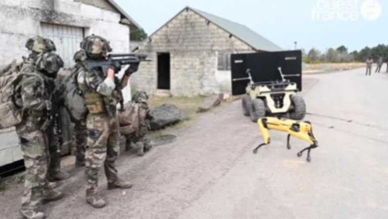 Robodog: Πόλεμος από το μέλλον… Το ρομπότ «σκύλος» των 75.000 δολαρίων που δοκιμάζει ο γαλλικός στρατός (pics, vids)