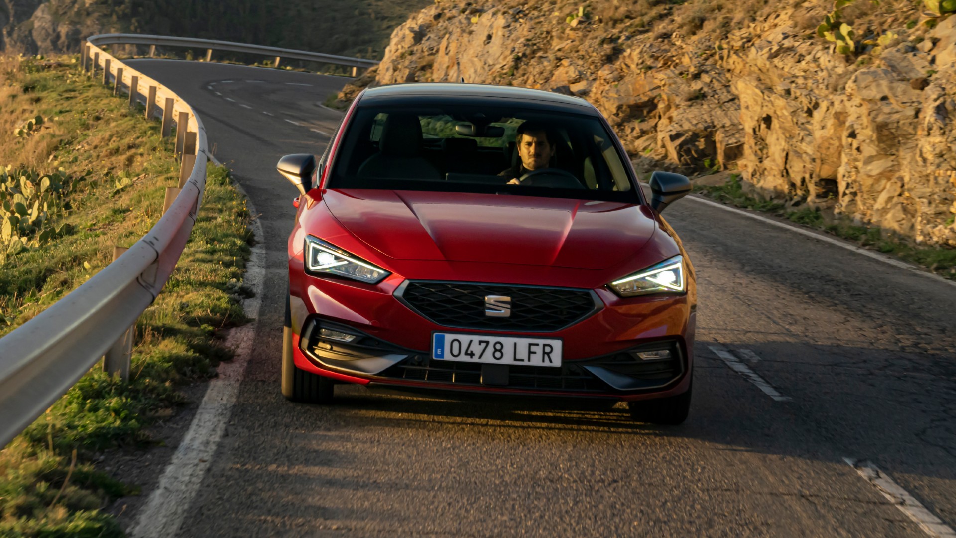 Διαθέσιμο και στην ελληνική αγορά το νέο SEAT Leon FR των 190 ίππων (pics)