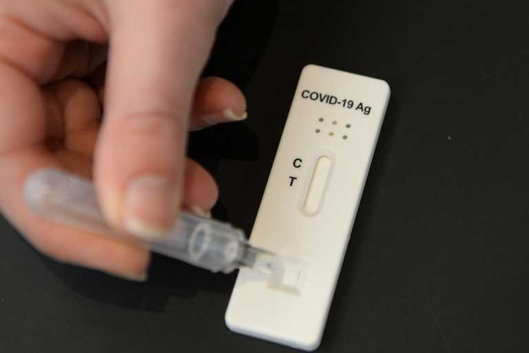 Τρία self test και για τον Ιδιωτικό τομέα – Διευκρινίσεις από το υπουργείο Εργασίας