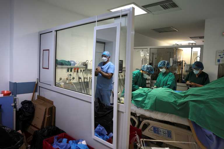 Εκρηκτικό «κοκτέιλ» η ταυτόχρονη νόσηση από γρίπη και κορονοϊό – Αυξημένος κίνδυνος θανάτου ή διασωλήνωσης