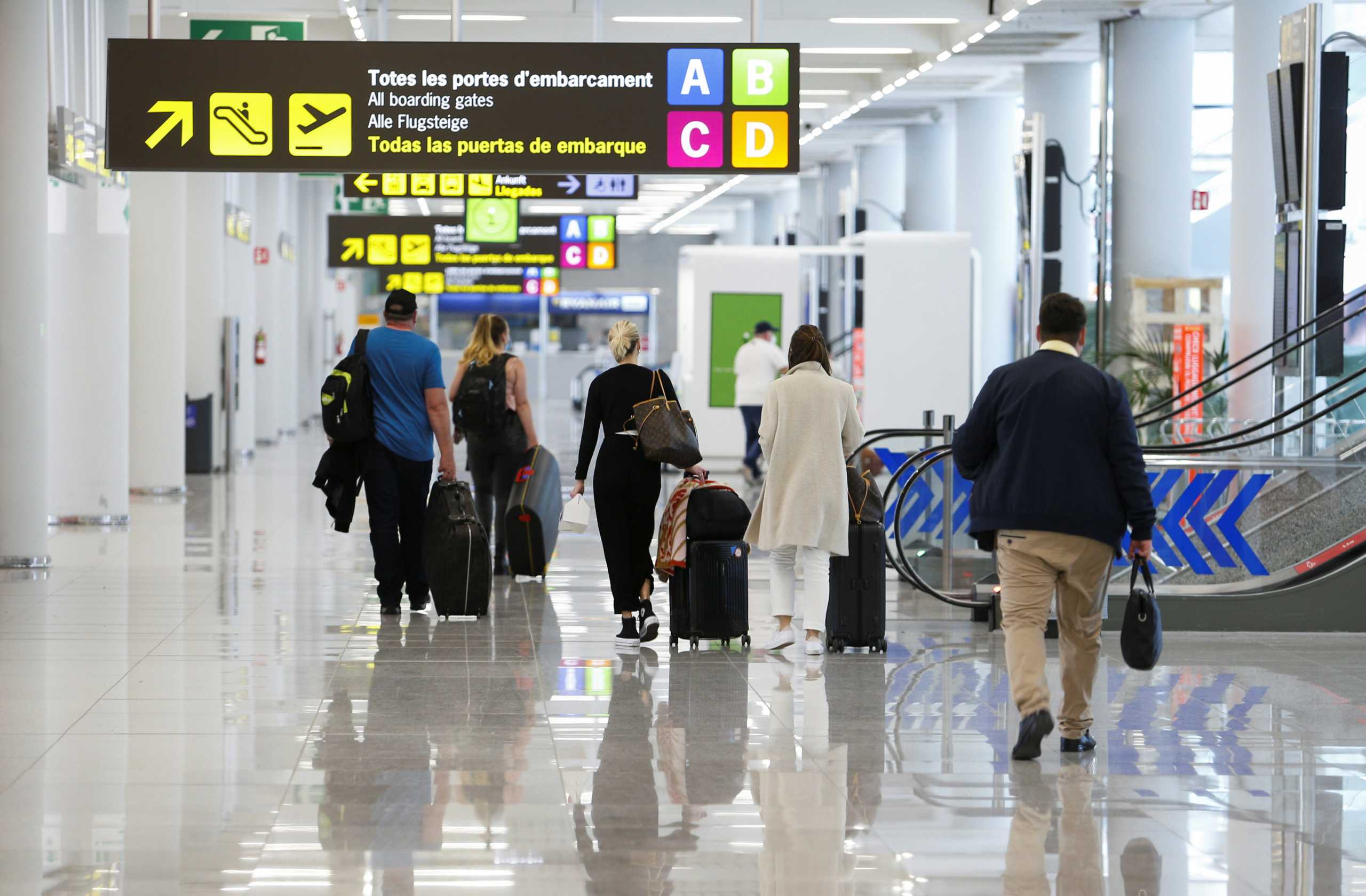 Πιέσεις για χαλάρωση των περιορισμών στις αεροπορικές μεταφορές – Τι υποστηρίζει η ΙΑΤΑ