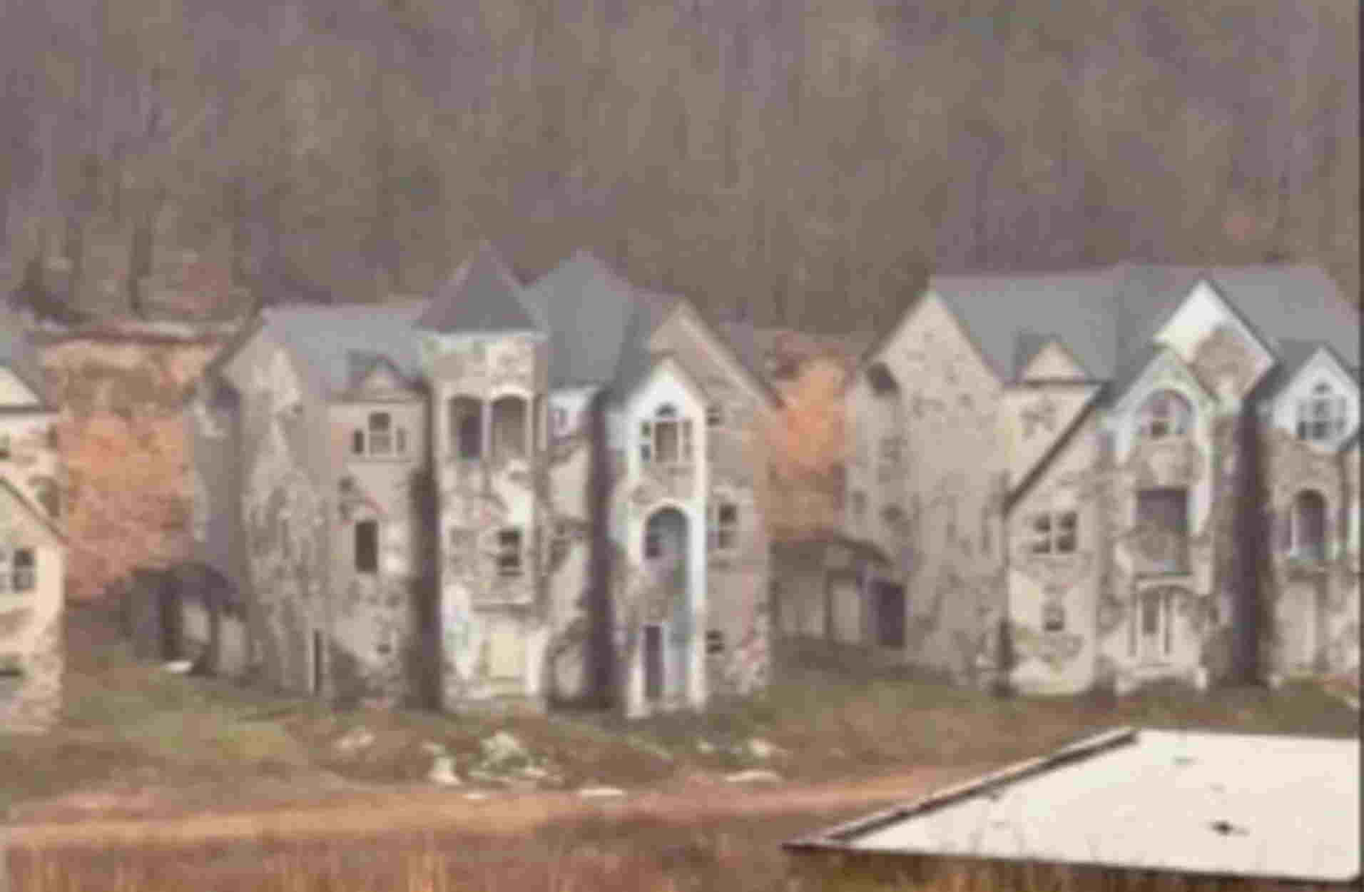 Το “στοιχειωμένο” θέρετρο ύψους 1,6 δισ. δολαρίων που έχει γίνει viral