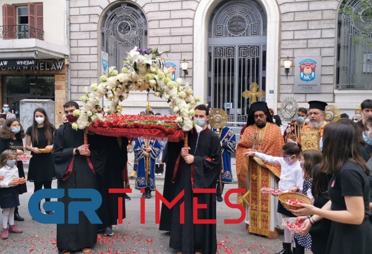 Θεσσαλονίκη: Με μέτρα για τον κορονοϊό η περιφορά του Επιταφίου (video)