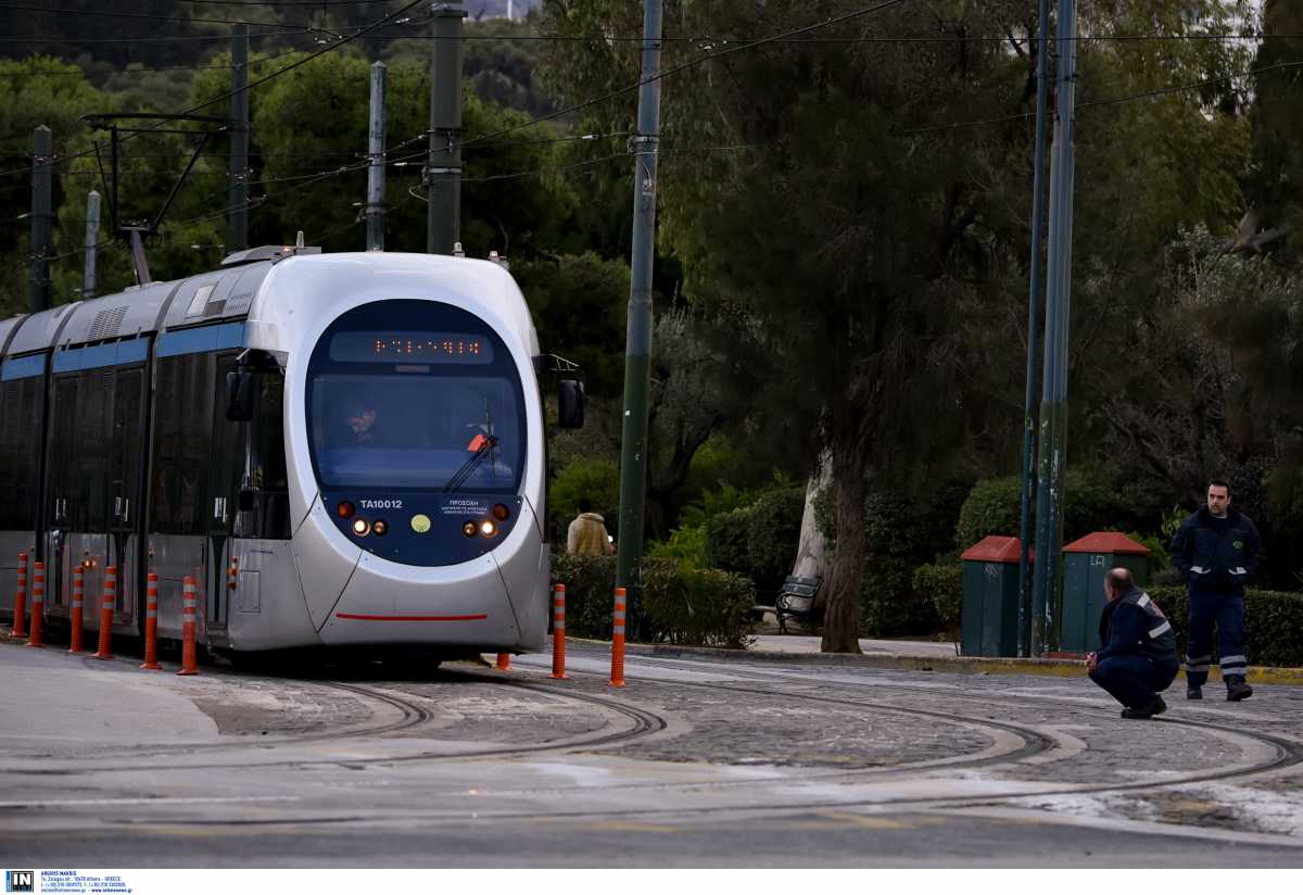 Ανήλικοι έβγαλαν μαχαίρι στο Τραμ και λήστεψαν 16χρονο… μέρα – μεσημέρι!