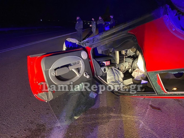 Λαμία: Σοβαρό τροχαίο με δύο τραυματίες – Έχασε τον έλεγχο στην ευθεία και πέρασε στο αντίθετο ρεύμα (pics)