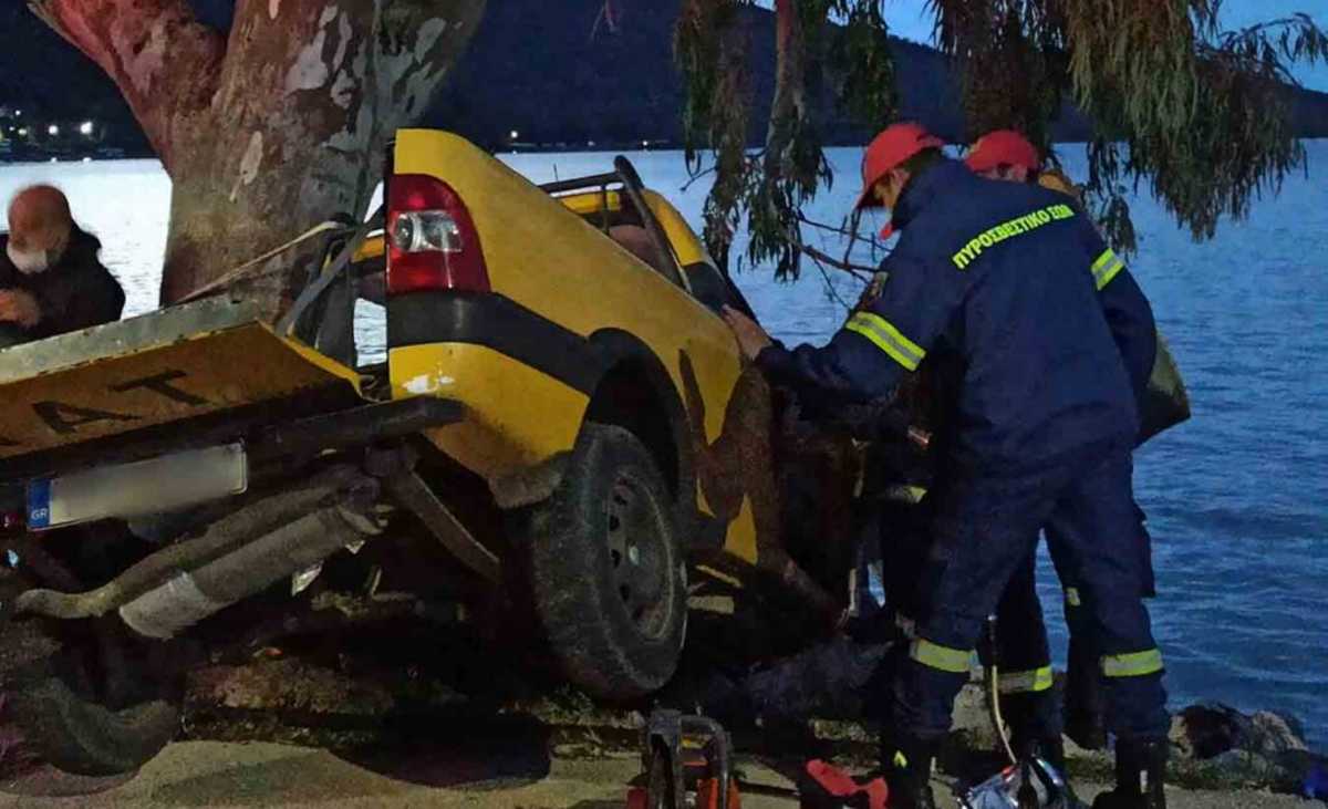 Αμφιλοχία: Αυτοκίνητο «καρφώθηκε» σε δέντρο – Νεκρός ο οδηγός (pics)