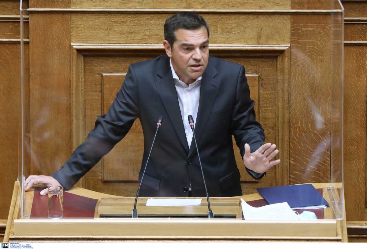 Τσίπρας: Στυγνή ομολογία ενοχής της κυβέρνησης η τροπολογία για το “ακαταδίωκτο”