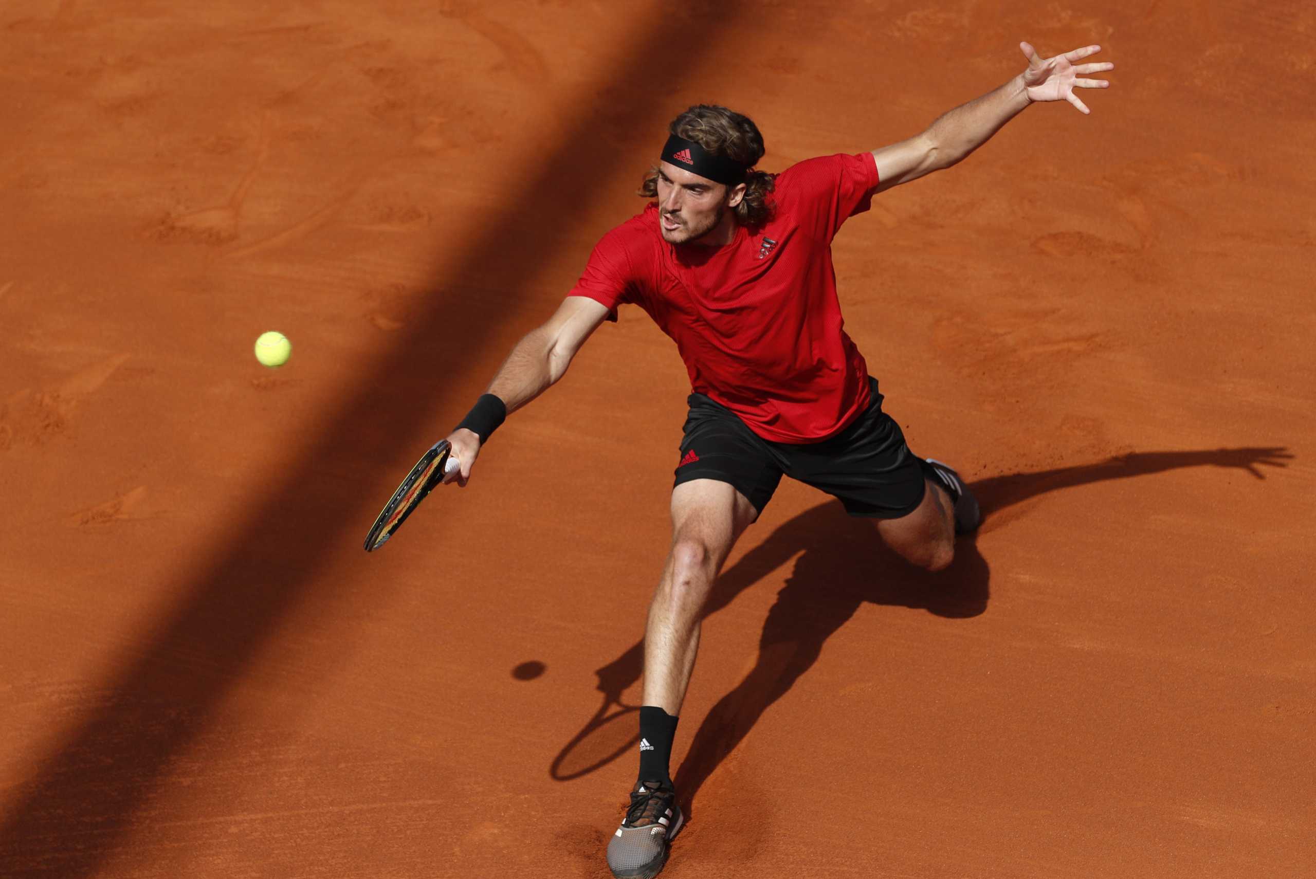 Roland Garros: Ρίχνεται στη «μάχη» ο Τσιτσιπάς