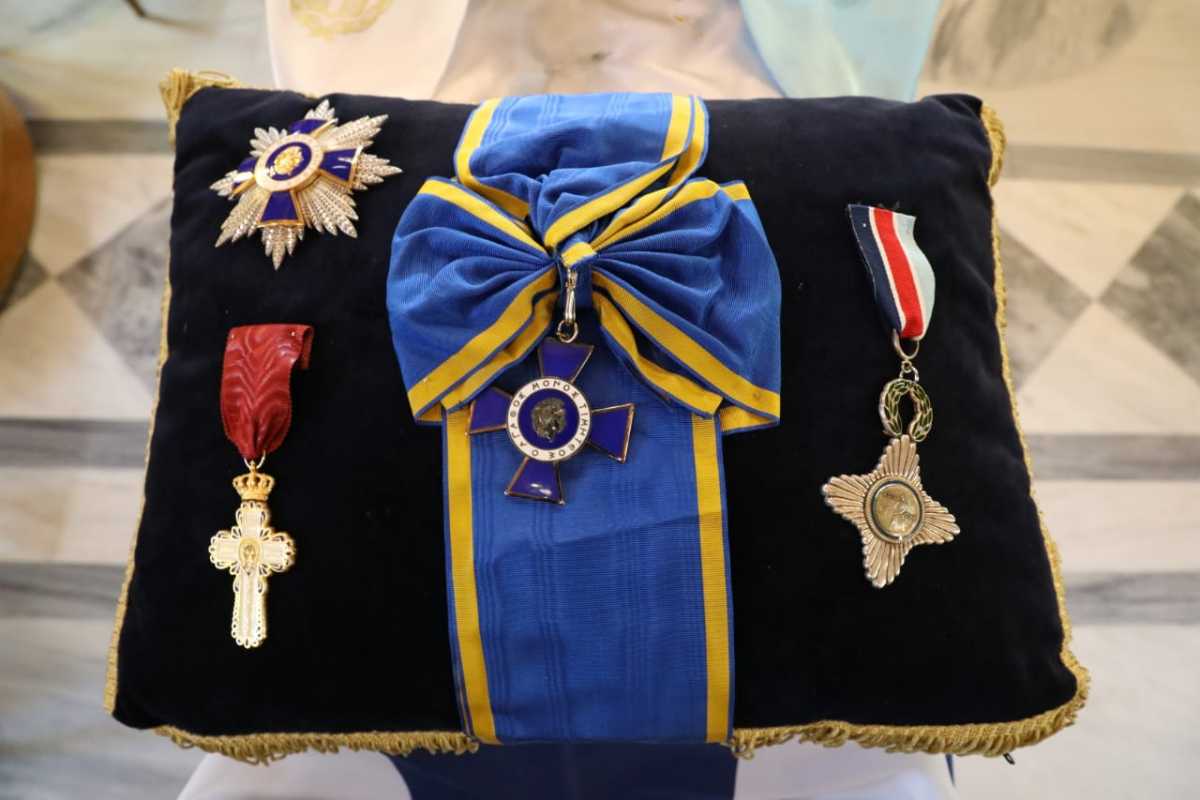 Σε βαρύ και συγκινητικό κλίμα η εξόδιος ακολουθία του ευεργέτη Ιάκωβου Τσούνη [pics,vid]