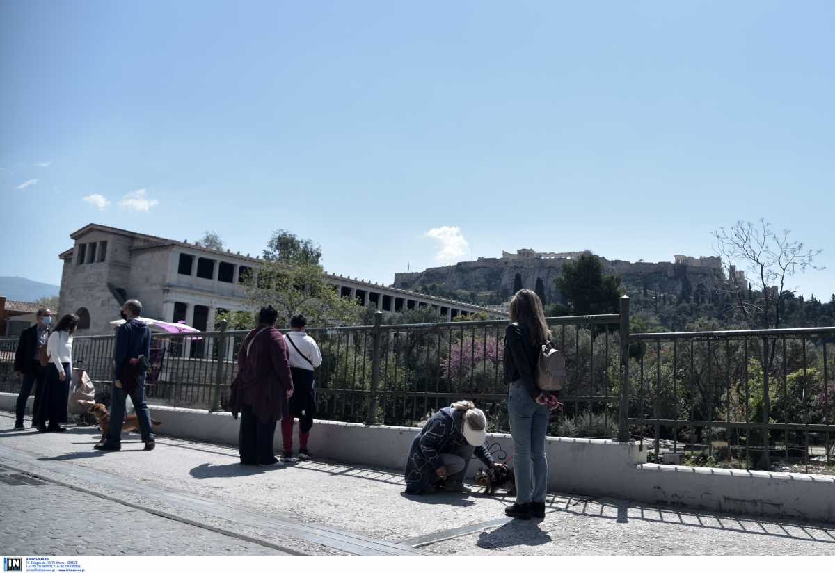 Η ενημέρωση των πολιτικών συντακτών από την Αριστοτελία Πελώνη