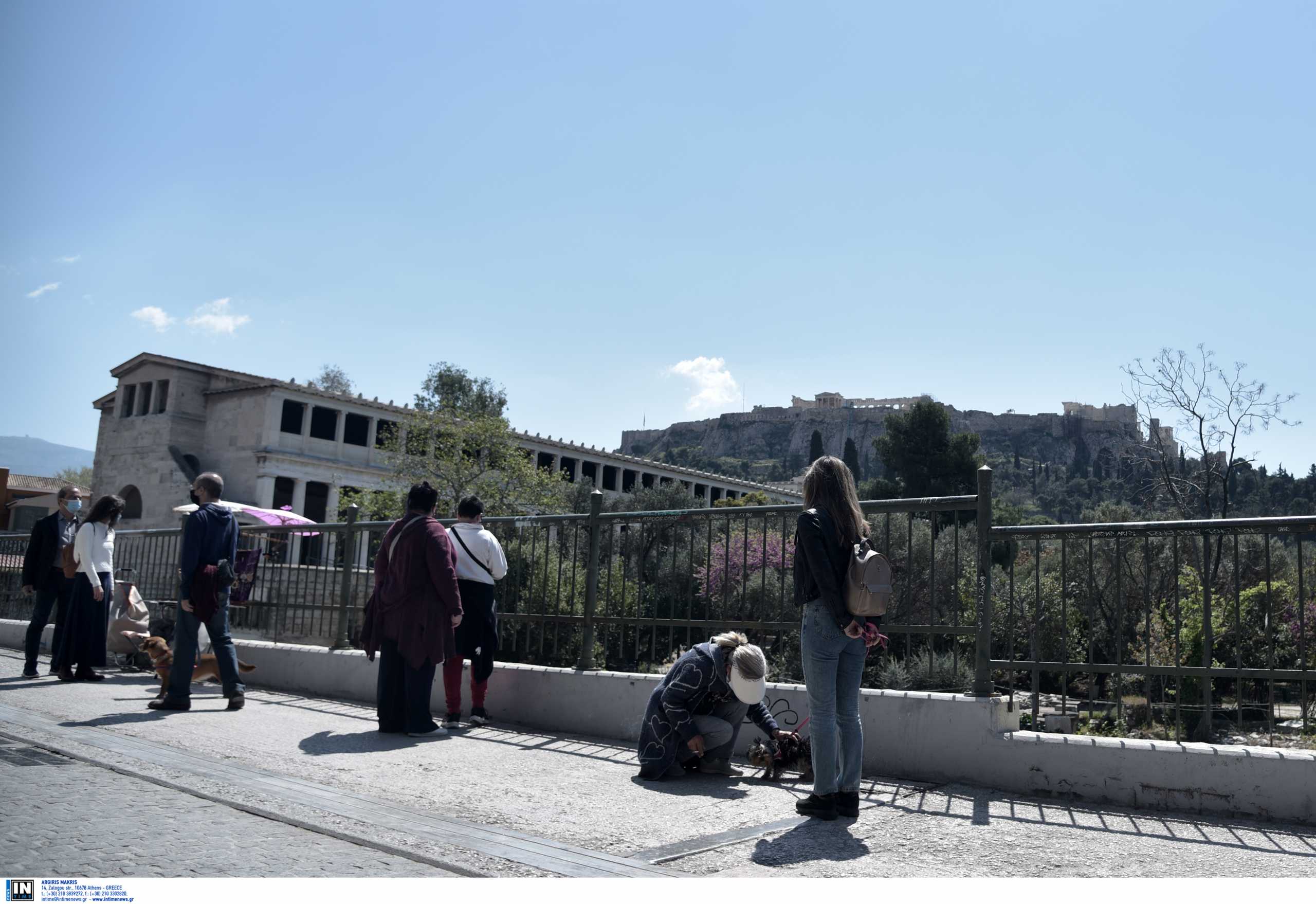 Η ενημέρωση των πολιτικών συντακτών από την Αριστοτελία Πελώνη