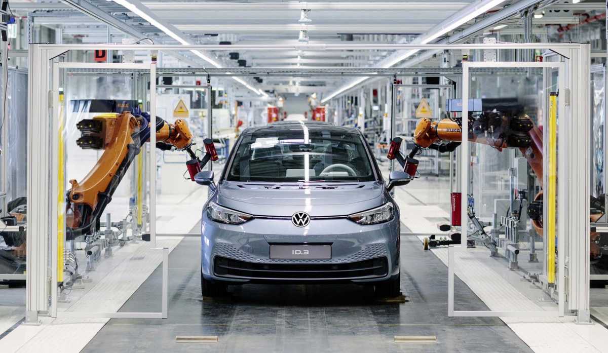 Volkswagen: Δίνει αυξήσεις στους εργαζόμενους αλλά αυτοί προτιμούν επιπλέον ρεπό!