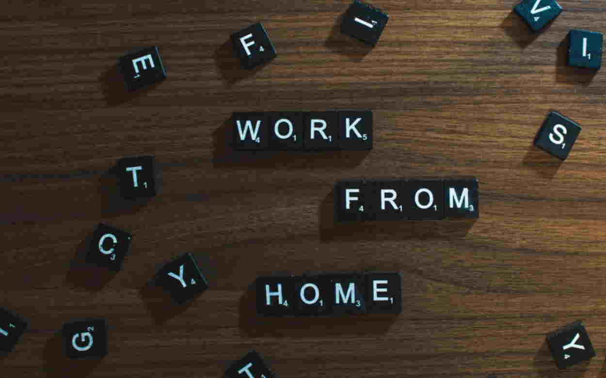 Αναβάθμισε την εμπειρία work from home με τα κατάλληλα αξεσουάρ για το desktop σου!