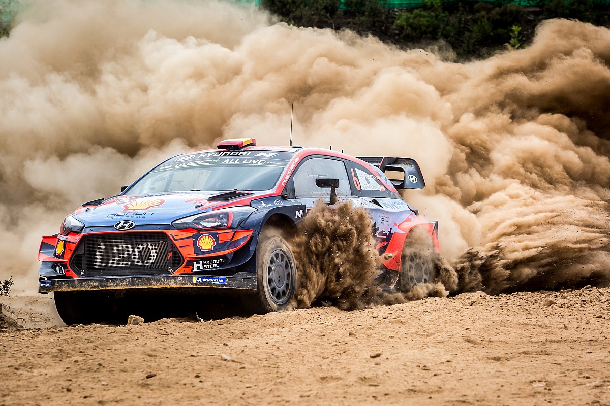 WRC: Ο Σεμπάστιαν Οζιέ συγκρούστηκε με επιβατικό Ι.Χ κατά τη διάρκεια του Ράλι Κροατίας