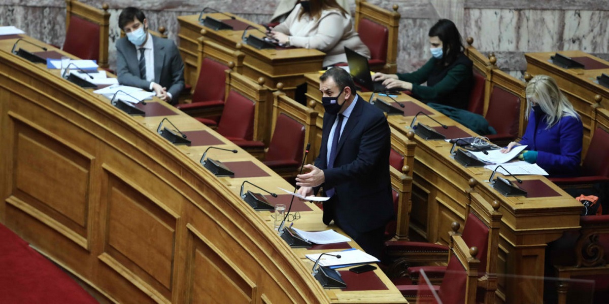 Διευκρινίσεις Υπουργού Εθνικής Άμυνας για μεταθέσεις στελεχών – γονέων πολύτεκνων οικογενειών