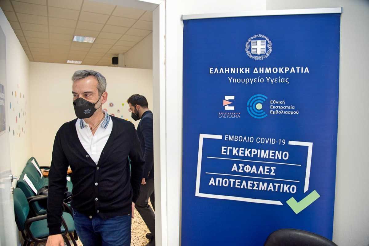 Θεσσαλονίκη: Ο δήμαρχος Ζέρβας έκανε το εμβόλιο της Astrazeneca – «Δεν είχα κανένα δισταγμό»