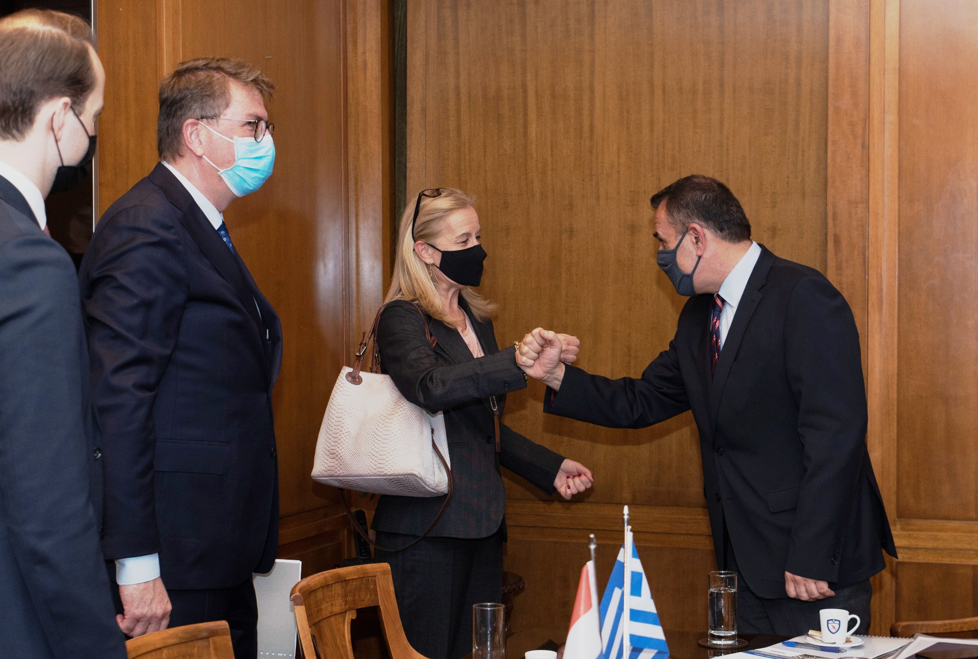 Φρεγάτες: Οι Ολλανδοί παρουσίασαν στον Υπουργό Εθνικής Άμυνας την προσφορά τους