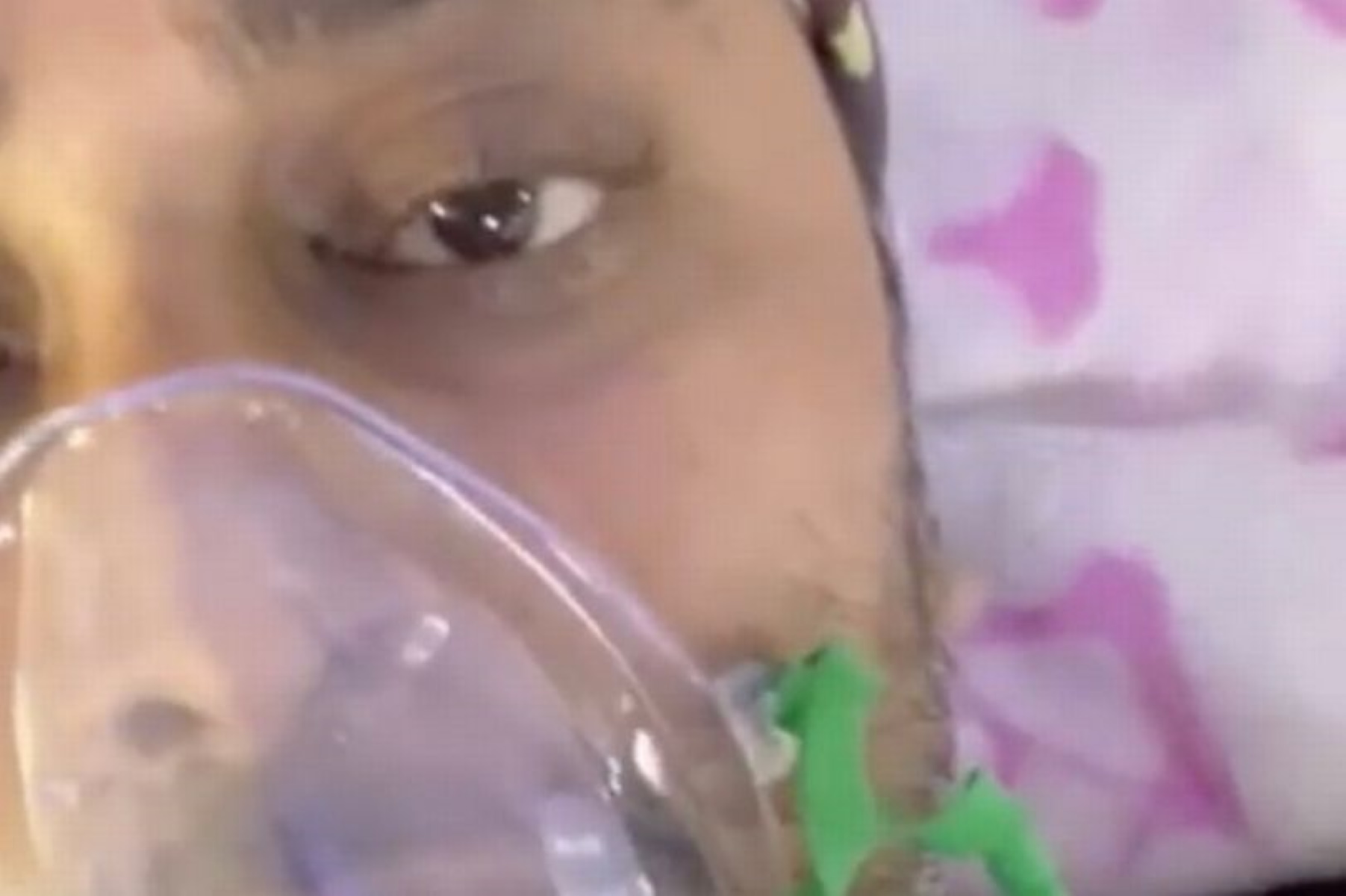 Συγκλονιστικό video: Πασίγνωστος Ινδός ηθοποιός μιλά μέσα από το νοσοκομείο πριν πεθάνει από κορονοϊό