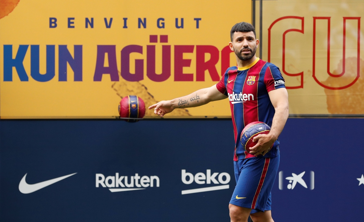 Soccer Football - FC Barcelona present new signing Sergio Aguero - Camp Nou, Barcelona, Spain - May 31, 2021 FC Barcelona's new signing Sergio Aguero during his presentation REUTERS