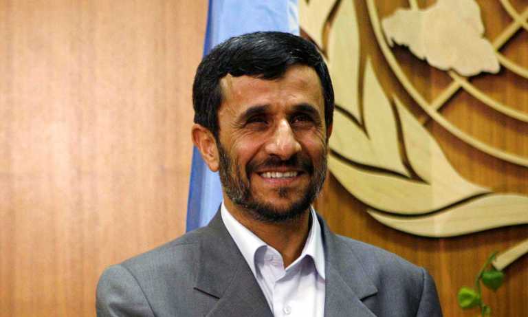 Ιράν: Ξανά υποψήφιος πρόεδρος ο Αχμαντινετζάντ – Σκληροπυρηνικός και «παιδί του λαού»
