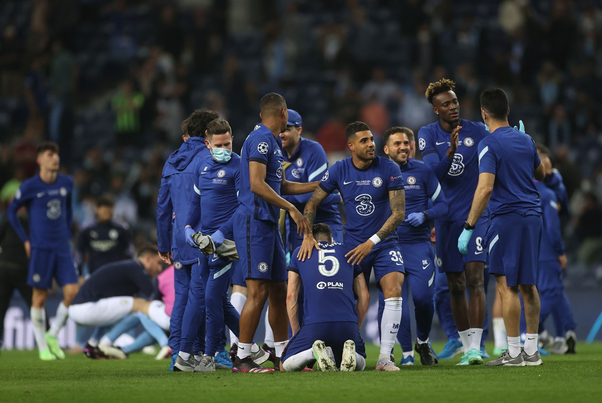 Soccer Football - Champions League Final - Manchester City v Chelsea - Estadio do Dragao, Porto, Portugal - May 29, 2021 Chelsea players and staff celebrate after winning the Champions League Pool via REUTERS
